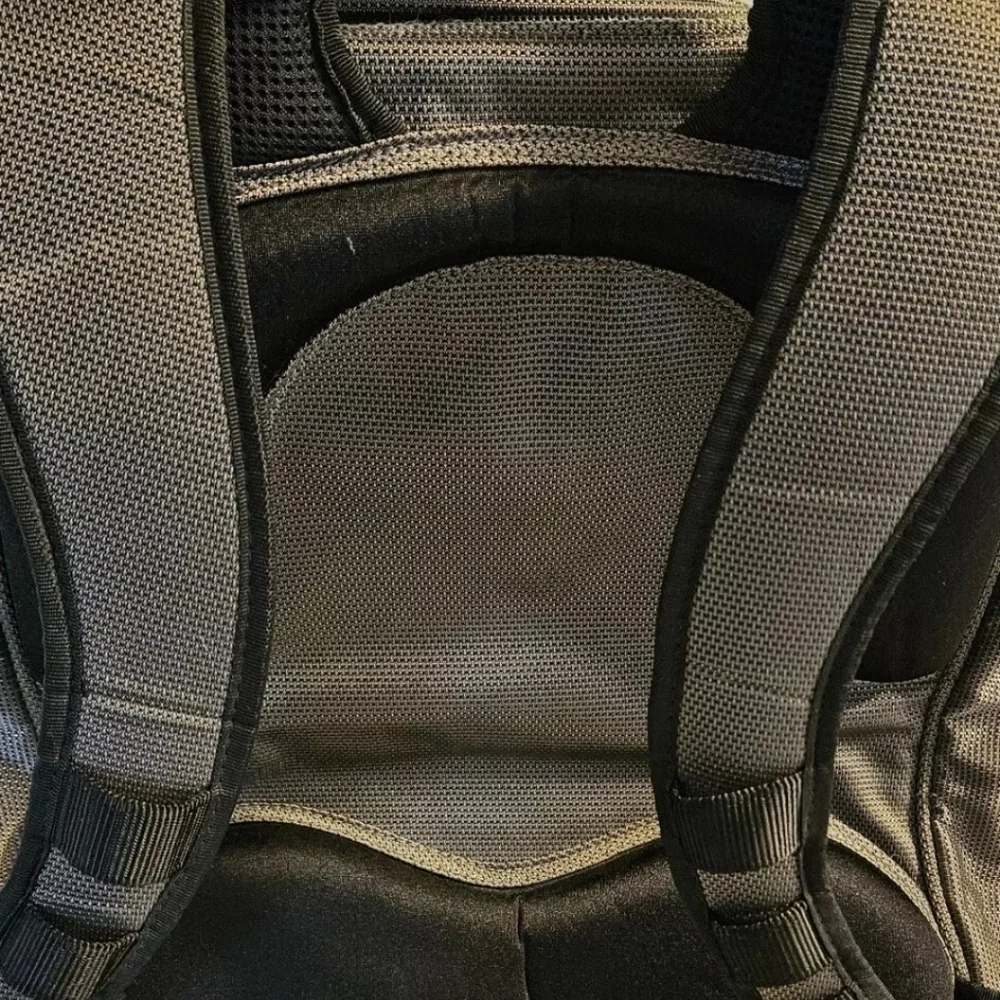 TUMI Black & Gray Backpack with Multiple Compartments Padded Straps Great Cond